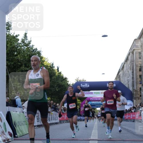 06.09.2026 - CURREX Alsterlauf Yannick Fuchs http://msf.ph/oto/10131568 06.09.2026 09:39:24 Ziel 2739, 2948, 3759, 3972, 4074, 4698, 4866, 5246, 5639, 5685, 5967 meine-sportfotos.de