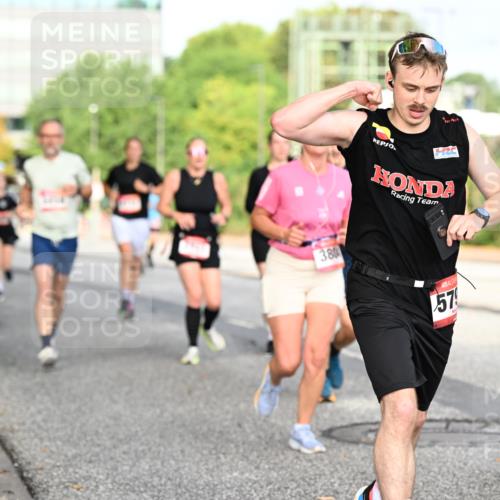 06.09.2026 - CURREX Alsterlauf Dr. Thomas Lammeyer http://msf.ph/oto/10131570 06.09.2026 09:54:56 Laufen 380, 57 meine-sportfotos.de