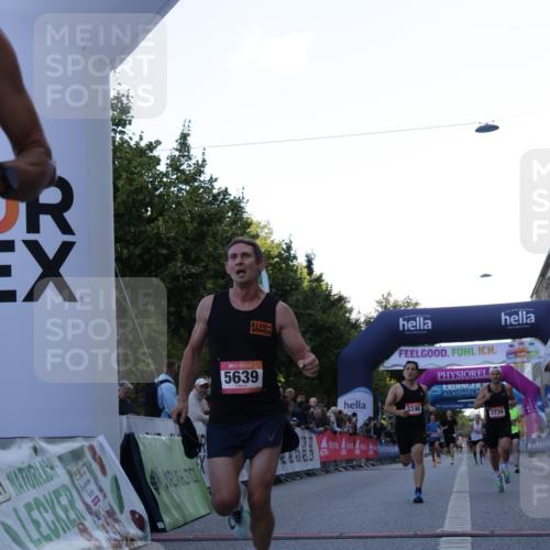 06.09.2026 - CURREX Alsterlauf Yannick Fuchs http://msf.ph/oto/10131594 06.09.2026 09:39:25 Ziel 2739, 2948, 3270, 3759, 3972, 4074, 4698, 4866, 5246, 5639, 5685, 5967 meine-sportfotos.de