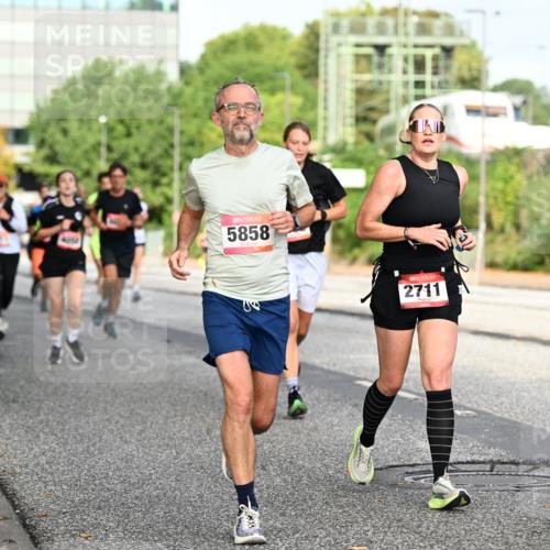06.09.2026 - CURREX Alsterlauf Dr. Thomas Lammeyer http://msf.ph/oto/10131595 06.09.2026 09:54:58 Laufen 4050, 5858, 2711, 257 meine-sportfotos.de