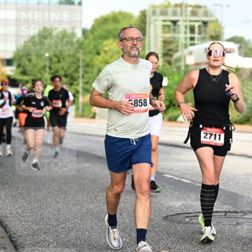 06.09.2026 - CURREX Alsterlauf Dr. Thomas Lammeyer http://msf.ph/oto/10131598 06.09.2026 09:54:58 Laufen 858, 2711 meine-sportfotos.de