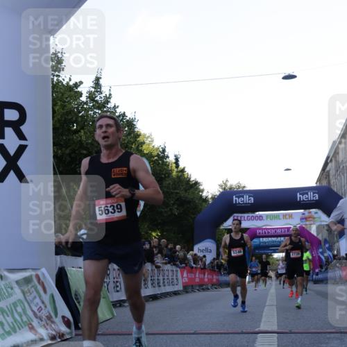 06.09.2026 - CURREX Alsterlauf Yannick Fuchs http://msf.ph/oto/10131600 06.09.2026 09:39:25 Ziel 2739, 2948, 3270, 3759, 3972, 4074, 4698, 4866, 5246, 5639, 5685, 5967 meine-sportfotos.de