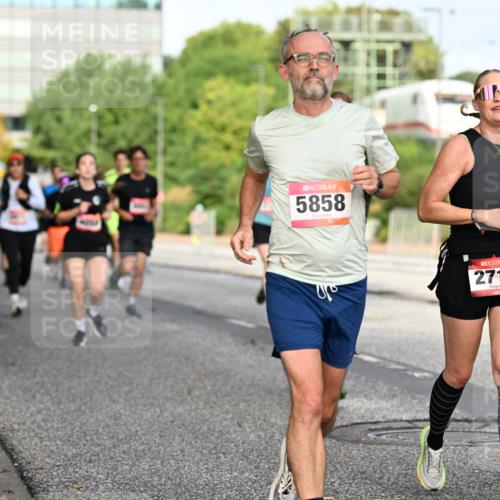 06.09.2026 - CURREX Alsterlauf Dr. Thomas Lammeyer http://msf.ph/oto/10131603 06.09.2026 09:54:58 Laufen 5858, 2711 meine-sportfotos.de