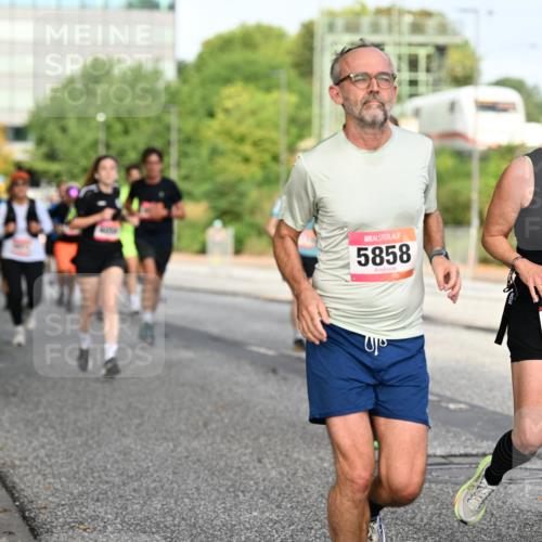 06.09.2026 - CURREX Alsterlauf Dr. Thomas Lammeyer http://msf.ph/oto/10131604 06.09.2026 09:54:59 Laufen 5858, 2711 meine-sportfotos.de