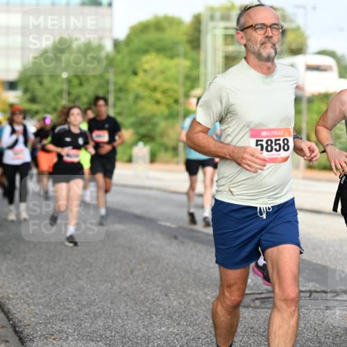 06.09.2026 - CURREX Alsterlauf Dr. Thomas Lammeyer http://msf.ph/oto/10131605 06.09.2026 09:54:59 Laufen 5858, 2711 meine-sportfotos.de