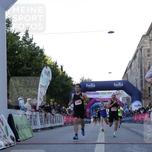 06.09.2026 - CURREX Alsterlauf Yannick Fuchs http://msf.ph/oto/10131624 06.09.2026 09:39:26 Ziel 2739, 2948, 3270, 3759, 3972, 4074, 4163, 4698, 4866, 5246, 5639, 5685, 5967 meine-sportfotos.de
