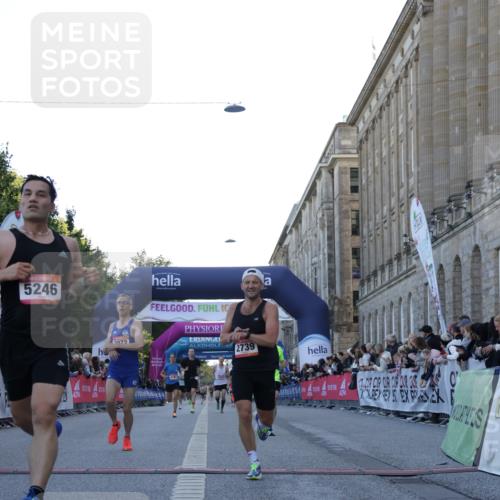 06.09.2026 - CURREX Alsterlauf Yannick Fuchs http://msf.ph/oto/10131649 06.09.2026 09:39:27 Ziel 2739, 2948, 3270, 3759, 3972, 4074, 4163, 4698, 4866, 5246, 5339, 5639, 5685, 5967 meine-sportfotos.de