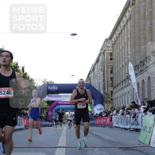06.09.2026 - CURREX Alsterlauf Yannick Fuchs http://msf.ph/oto/10131658 06.09.2026 09:39:27 Ziel 2739, 2948, 3270, 3759, 3972, 4074, 4163, 4698, 4866, 5246, 5339, 5639, 5685, 5967 meine-sportfotos.de