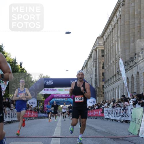 06.09.2026 - CURREX Alsterlauf Yannick Fuchs http://msf.ph/oto/10131677 06.09.2026 09:39:27 Ziel 2739, 2948, 3270, 3759, 3972, 4074, 4163, 4698, 4866, 5246, 5339, 5639, 5685, 5967 meine-sportfotos.de