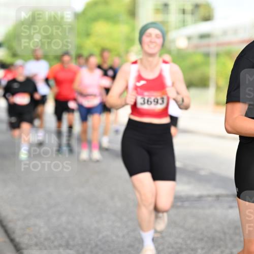 06.09.2026 - CURREX Alsterlauf Dr. Thomas Lammeyer http://msf.ph/oto/10131683 06.09.2026 09:55:11 Laufen 3693, 647 meine-sportfotos.de