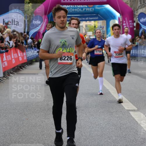 06.09.2026 - CURREX Alsterlauf Strokosch-Dieckow http://msf.ph/oto/10131700 06.09.2026 09:52:39 Ziel 2529, 2936, 3058, 3380, 3471, 3808, 4375, 4826, 5294, 5750, 5928, 8226 meine-sportfotos.de