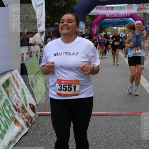 06.09.2026 - CURREX Alsterlauf Strokosch-Dieckow http://msf.ph/oto/10131751 06.09.2026 10:05:36 Ziel 2310, 3064, 3315, 4152, 4408, 4511, 5135, 5349, 5373, 5405, 5406, 5777, 6458 meine-sportfotos.de
