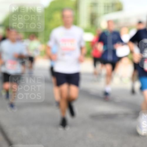 06.09.2026 - CURREX Alsterlauf Dr. Thomas Lammeyer http://msf.ph/oto/10131781 06.09.2026 09:55:20 Laufen  meine-sportfotos.de