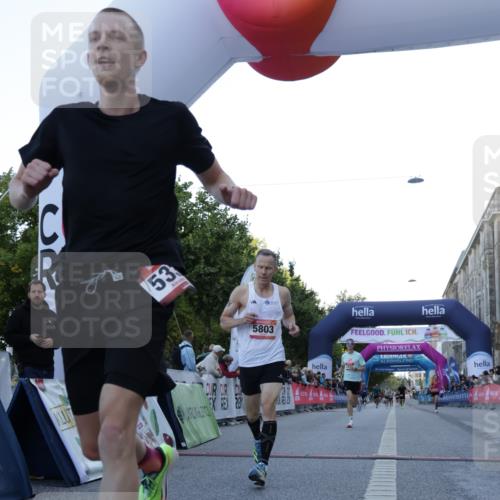 06.09.2026 - CURREX Alsterlauf Yannick Fuchs http://msf.ph/oto/10131792 06.09.2026 09:39:33 Ziel 2727, 2739, 3270, 3759, 3972, 4163, 5246, 5334, 5339, 5803 meine-sportfotos.de