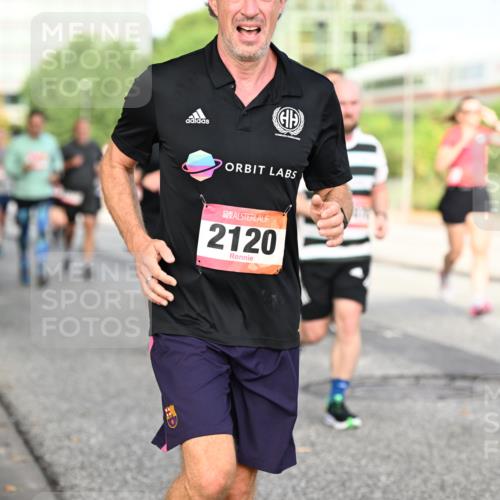 06.09.2026 - CURREX Alsterlauf Dr. Thomas Lammeyer http://msf.ph/oto/10131812 06.09.2026 09:55:24 Laufen 2120 meine-sportfotos.de