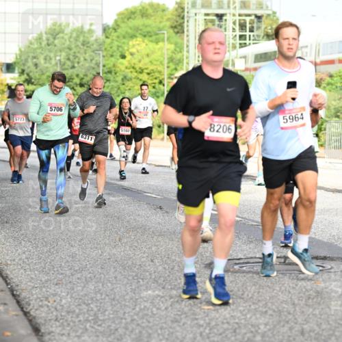 06.09.2026 - CURREX Alsterlauf Dr. Thomas Lammeyer http://msf.ph/oto/10131824 06.09.2026 09:55:26 Laufen 6337, 5723, 5706, 6311, 5160, 17, 49, 5964, 8206, 5764 meine-sportfotos.de