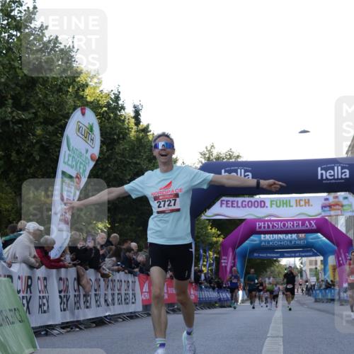 06.09.2026 - CURREX Alsterlauf Yannick Fuchs http://msf.ph/oto/10131825 06.09.2026 09:39:35 Ziel 2727, 2739, 3270, 3972, 4163, 4380, 5334, 5339, 5803 meine-sportfotos.de