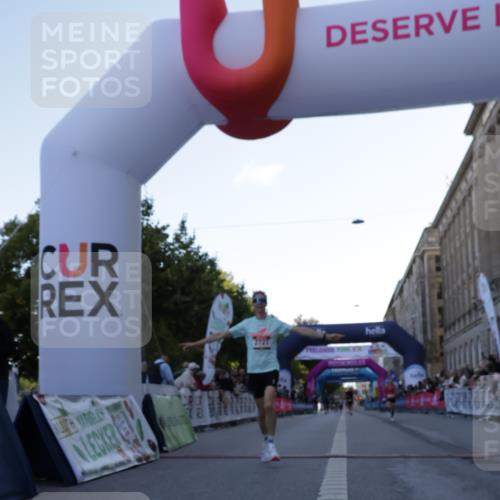 06.09.2026 - CURREX Alsterlauf Yannick Fuchs http://msf.ph/oto/10131839 06.09.2026 09:39:35 Ziel 2727, 2739, 3270, 3972, 4163, 4380, 5334, 5339, 5803 meine-sportfotos.de