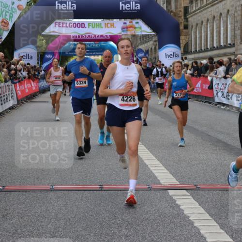 06.09.2026 - CURREX Alsterlauf Strokosch-Dieckow http://msf.ph/oto/10131846 06.09.2026 09:52:51 Ziel 2438, 2465, 2510, 2799, 3135, 3808, 3954, 3971, 4226, 4457, 4570, 6232, 8025, 8324 meine-sportfotos.de