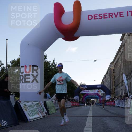 06.09.2026 - CURREX Alsterlauf Yannick Fuchs http://msf.ph/oto/10131858 06.09.2026 09:39:36 Ziel 2727, 3270, 4163, 4380, 5334, 5339, 5803 meine-sportfotos.de
