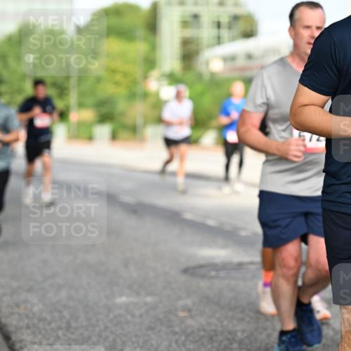 06.09.2026 - CURREX Alsterlauf Dr. Thomas Lammeyer http://msf.ph/oto/10131861 06.09.2026 09:55:33 Laufen 337 meine-sportfotos.de