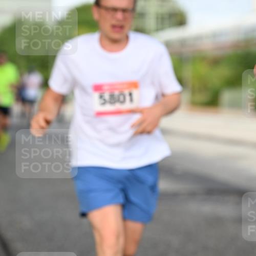 06.09.2026 - CURREX Alsterlauf Dr. Thomas Lammeyer http://msf.ph/oto/10131903 06.09.2026 09:55:37 Laufen 5801 meine-sportfotos.de