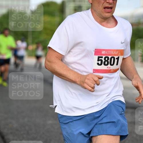 06.09.2026 - CURREX Alsterlauf Dr. Thomas Lammeyer http://msf.ph/oto/10131906 06.09.2026 09:55:37 Laufen 5801 meine-sportfotos.de