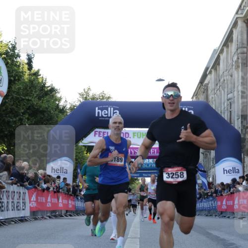 06.09.2026 - CURREX Alsterlauf Yannick Fuchs http://msf.ph/oto/10131919 06.09.2026 09:39:43 Ziel 2727, 3258, 3928, 4245, 4380, 5134, 5189, 5404, 6066 meine-sportfotos.de