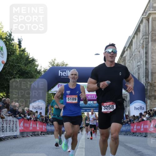 06.09.2026 - CURREX Alsterlauf Yannick Fuchs http://msf.ph/oto/10131927 06.09.2026 09:39:43 Ziel 2727, 3258, 3928, 4245, 4380, 5134, 5189, 5404, 6066 meine-sportfotos.de