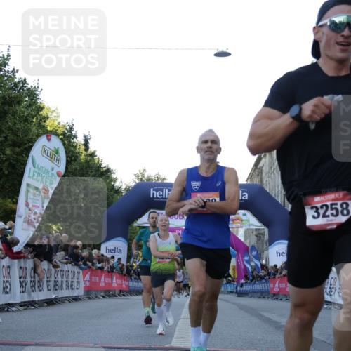 06.09.2026 - CURREX Alsterlauf Yannick Fuchs http://msf.ph/oto/10131942 06.09.2026 09:39:44 Ziel 3258, 3928, 4245, 4380, 4502, 5134, 5189, 5404, 6066, 8254 meine-sportfotos.de