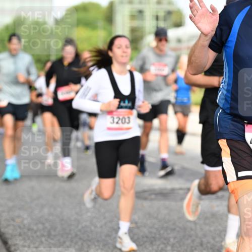 06.09.2026 - CURREX Alsterlauf Dr. Thomas Lammeyer http://msf.ph/oto/10131958 06.09.2026 09:55:44 Laufen 3203, 4856 meine-sportfotos.de