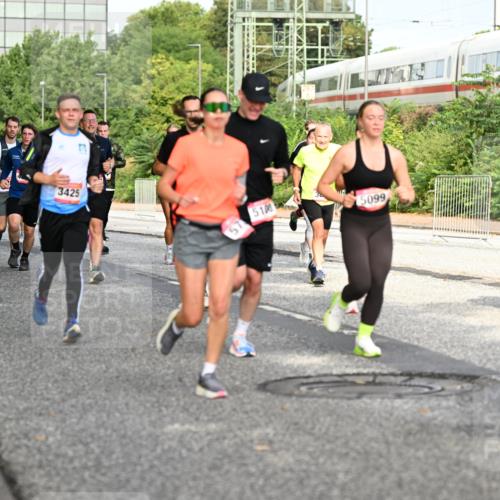 06.09.2026 - CURREX Alsterlauf Dr. Thomas Lammeyer http://msf.ph/oto/10131988 06.09.2026 09:55:48 Laufen 6213, 3657, 2227, 3425, 510, 5099, 5459 meine-sportfotos.de