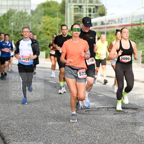 06.09.2026 - CURREX Alsterlauf Dr. Thomas Lammeyer http://msf.ph/oto/10131992 06.09.2026 09:55:48 Laufen 3425, 573, 5100, 5099, 54 meine-sportfotos.de