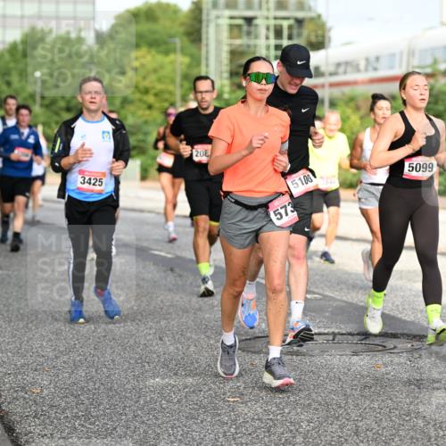 06.09.2026 - CURREX Alsterlauf Dr. Thomas Lammeyer http://msf.ph/oto/10131993 06.09.2026 09:55:48 Laufen 3425, 20, 573, 5100, 5099 meine-sportfotos.de