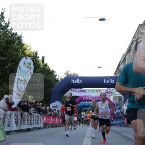 06.09.2026 - CURREX Alsterlauf Yannick Fuchs http://msf.ph/oto/10131994 06.09.2026 09:39:46 Ziel 3258, 3928, 4245, 4380, 4502, 5134, 5189, 5404, 5927, 6066, 8254 meine-sportfotos.de