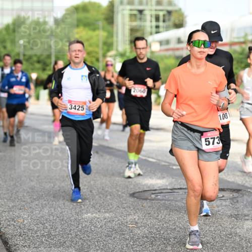 06.09.2026 - CURREX Alsterlauf Dr. Thomas Lammeyer http://msf.ph/oto/10132000 06.09.2026 09:55:49 Laufen 3425, 2060, 573, 100, 5099 meine-sportfotos.de