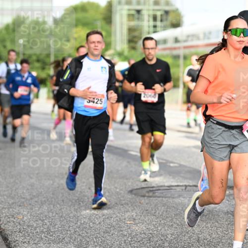 06.09.2026 - CURREX Alsterlauf Dr. Thomas Lammeyer http://msf.ph/oto/10132003 06.09.2026 09:55:49 Laufen 271, 30, 5425, 2060, 573 meine-sportfotos.de