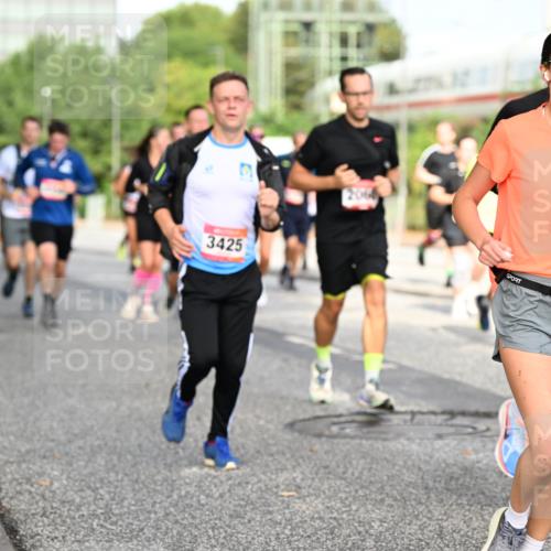 06.09.2026 - CURREX Alsterlauf Dr. Thomas Lammeyer http://msf.ph/oto/10132004 06.09.2026 09:55:49 Laufen 3425, 20, 1573 meine-sportfotos.de