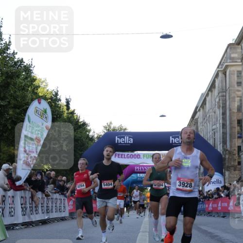 06.09.2026 - CURREX Alsterlauf Yannick Fuchs http://msf.ph/oto/10132014 06.09.2026 09:39:47 Ziel 3258, 3928, 4245, 4380, 4502, 5134, 5189, 5404, 5927, 6066, 8254 meine-sportfotos.de