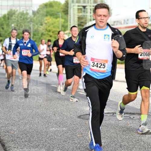 06.09.2026 - CURREX Alsterlauf Dr. Thomas Lammeyer http://msf.ph/oto/10132016 06.09.2026 09:55:50 Laufen 4356, 29, 3425, 2060, 3844 meine-sportfotos.de