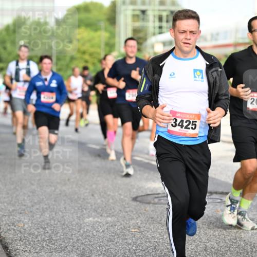 06.09.2026 - CURREX Alsterlauf Dr. Thomas Lammeyer http://msf.ph/oto/10132017 06.09.2026 09:55:50 Laufen 3425, 2060 meine-sportfotos.de