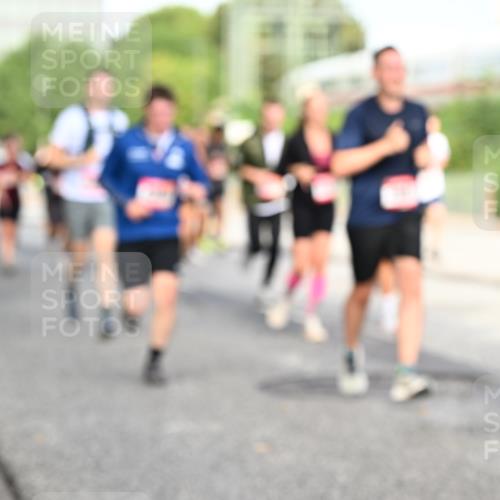 06.09.2026 - CURREX Alsterlauf Dr. Thomas Lammeyer http://msf.ph/oto/10132027 06.09.2026 09:55:51 Laufen  meine-sportfotos.de