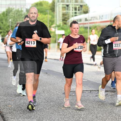 06.09.2026 - CURREX Alsterlauf Dr. Thomas Lammeyer http://msf.ph/oto/10132077 06.09.2026 09:55:56 Laufen 6213, 228, 2227 meine-sportfotos.de