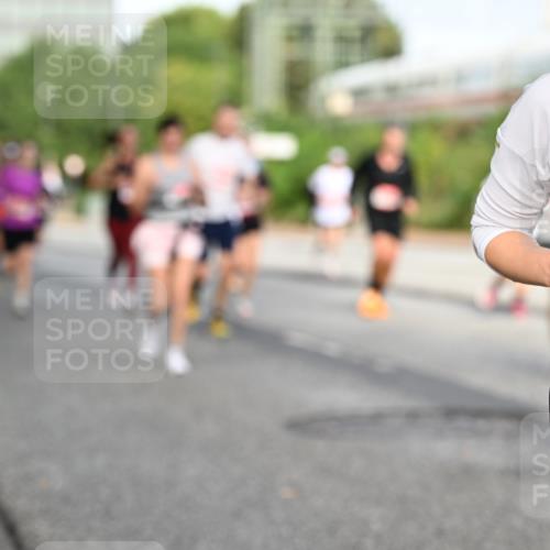 06.09.2026 - CURREX Alsterlauf Dr. Thomas Lammeyer http://msf.ph/oto/10132105 06.09.2026 09:56:00 Laufen 4 meine-sportfotos.de