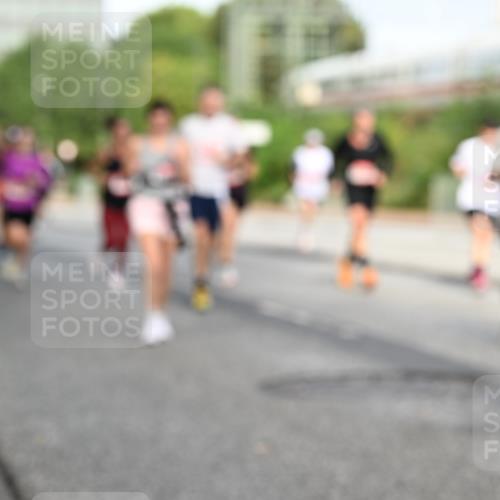 06.09.2026 - CURREX Alsterlauf Dr. Thomas Lammeyer http://msf.ph/oto/10132108 06.09.2026 09:56:00 Laufen  meine-sportfotos.de