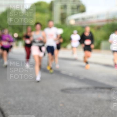 06.09.2026 - CURREX Alsterlauf Dr. Thomas Lammeyer http://msf.ph/oto/10132109 06.09.2026 09:56:00 Laufen  meine-sportfotos.de