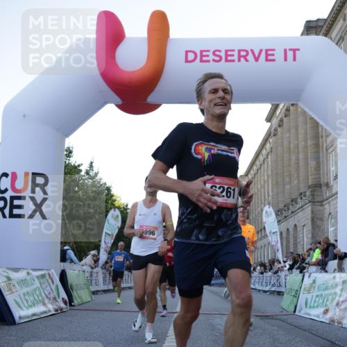 06.09.2026 - CURREX Alsterlauf Yannick Fuchs http://msf.ph/oto/10132112 06.09.2026 09:39:55 Ziel 2858, 3667, 3731, 3950, 4079, 4175, 4502, 5134, 5152, 5404, 5927, 5996, 6261, 8012, 8254 meine-sportfotos.de