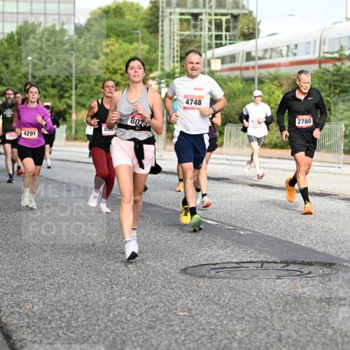 06.09.2026 - CURREX Alsterlauf Dr. Thomas Lammeyer http://msf.ph/oto/10132114 06.09.2026 09:56:00 Laufen 40, 5154, 4291, 8023, 4748, 2780, 5712 meine-sportfotos.de