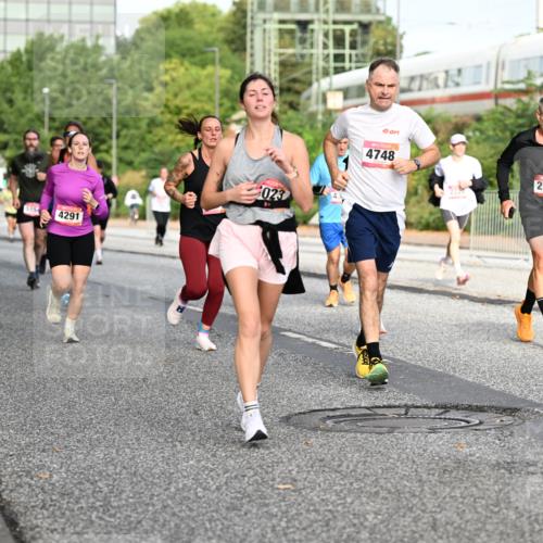 06.09.2026 - CURREX Alsterlauf Dr. Thomas Lammeyer http://msf.ph/oto/10132122 06.09.2026 09:56:01 Laufen 4291, 023, 4748, 2780 meine-sportfotos.de