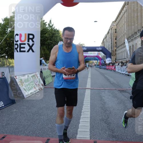 06.09.2026 - CURREX Alsterlauf Yannick Fuchs http://msf.ph/oto/10132130 06.09.2026 09:40:02 Ziel 2211, 2858, 3667, 3731, 3950, 4079, 4175, 4699, 5152, 8012 meine-sportfotos.de